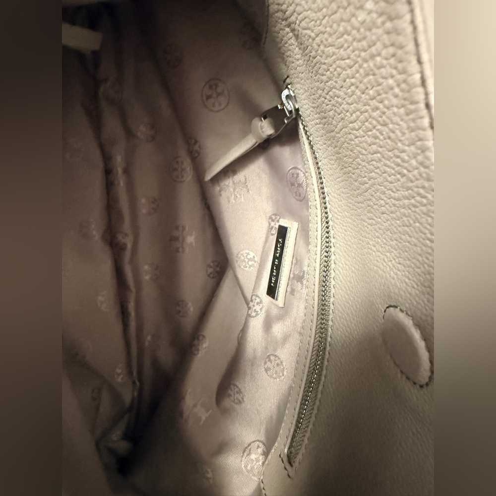 Tory Burch Britten Triple Compartment Tote bag and Slim Envelope Wallet Clutch - Picture 8 of 8